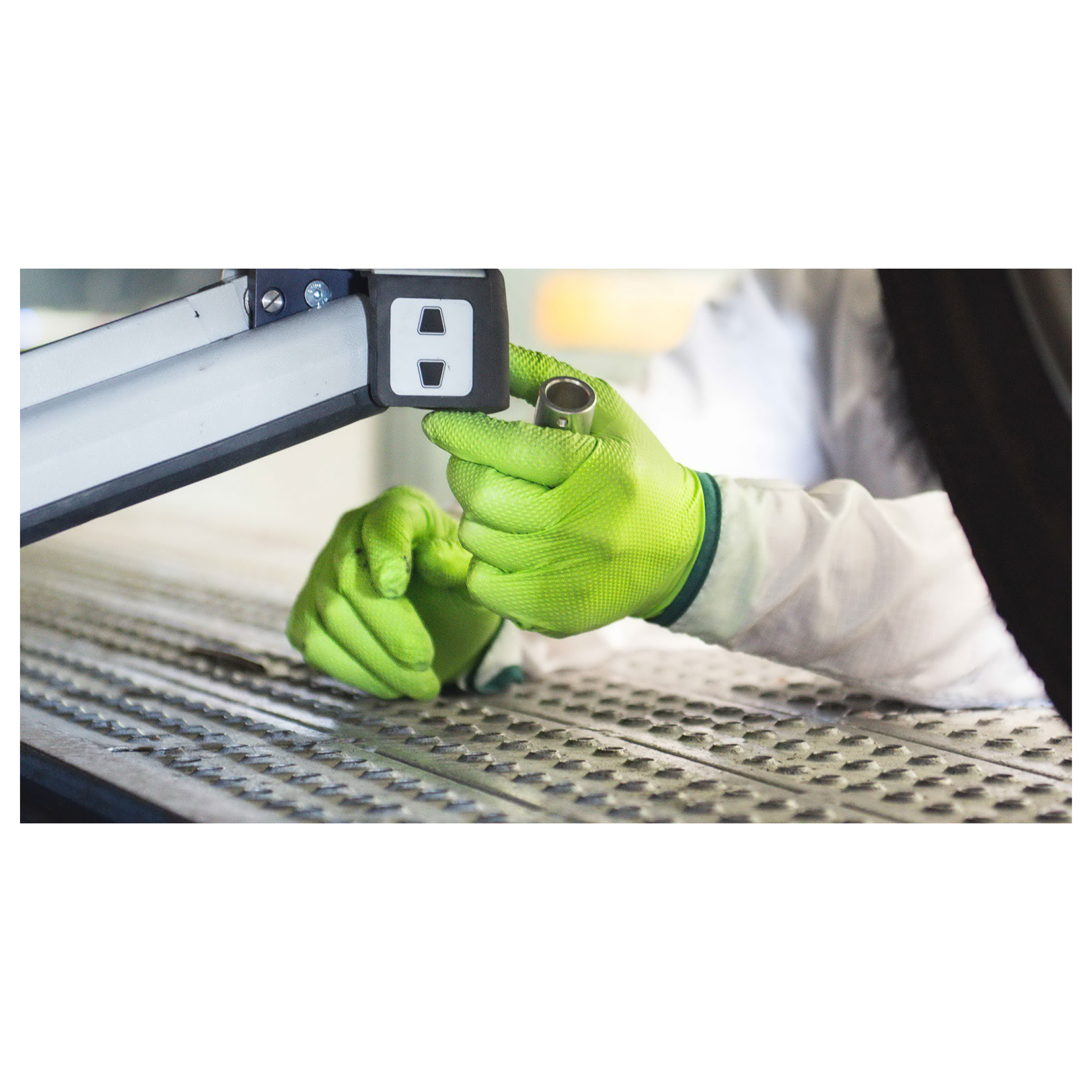 GLOVEWORKS® by AMMEX® GWGN49100 2933076